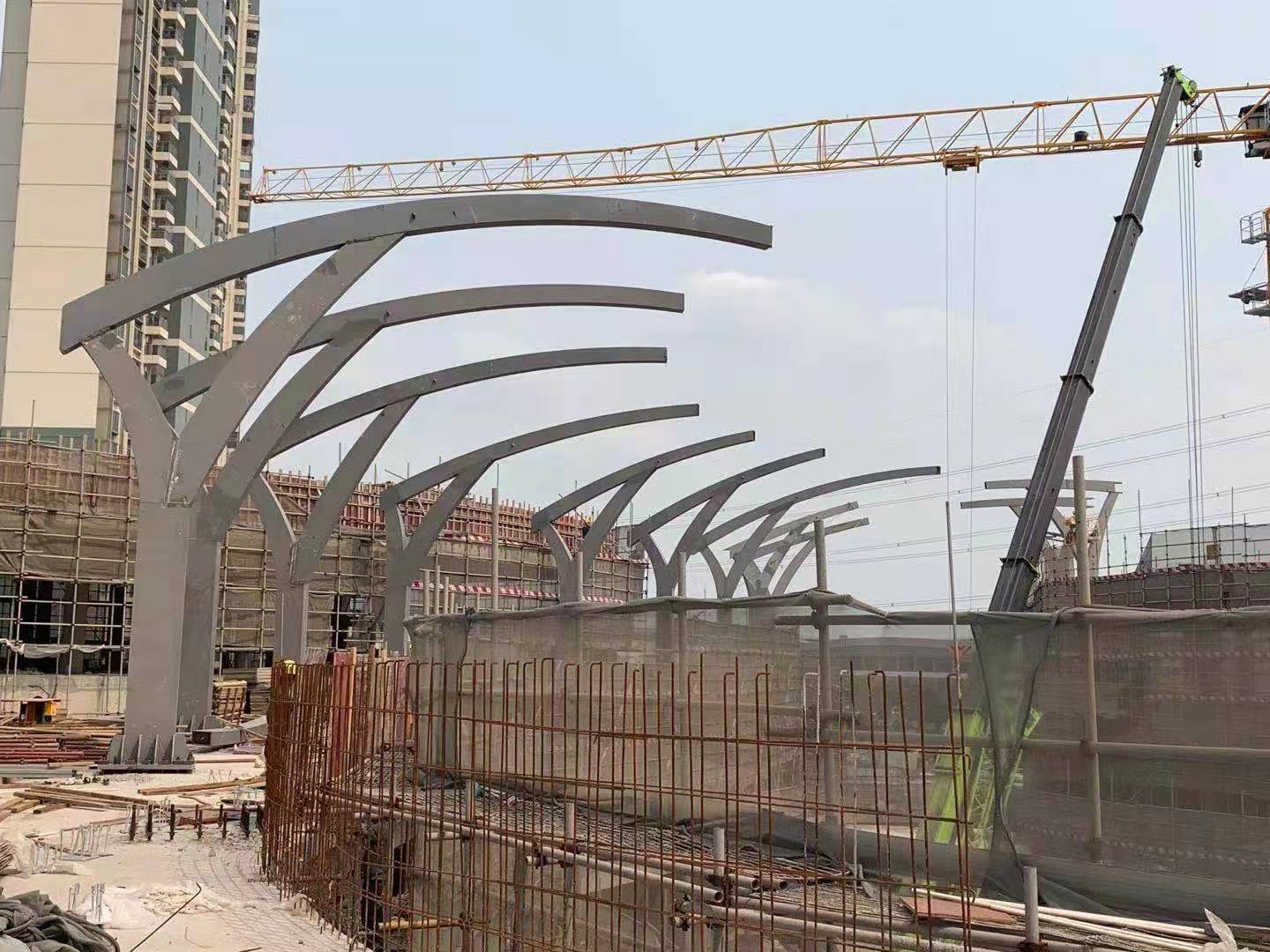 裝配式鋼結構建筑      廣州鋼結構公司選擇廣州經(jīng)緯鋼結構工程有限公司  咨詢電話:13925156722